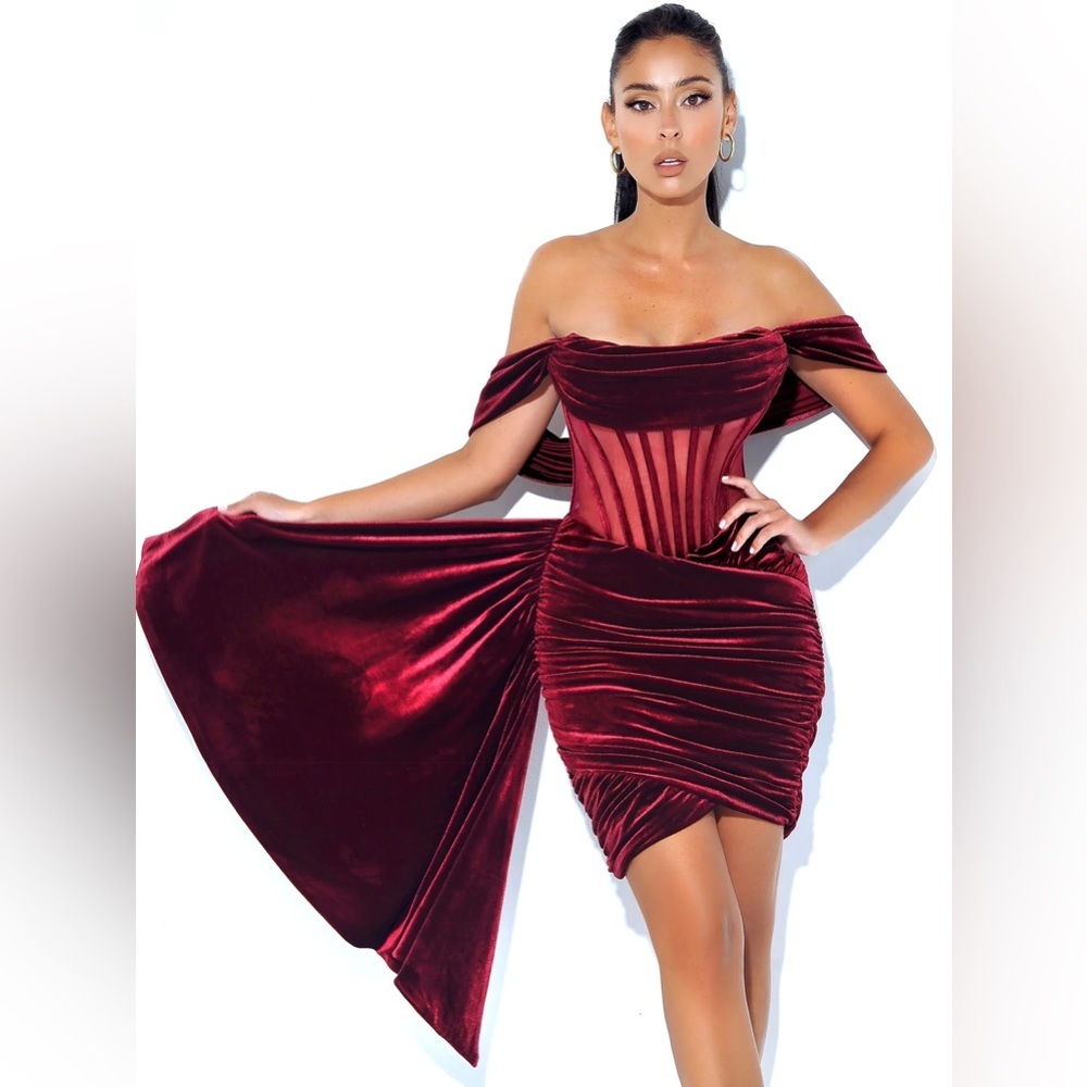 Miss Circle Irisa Burgundy Velvet Draping Off Shoulder Corset Dress Large